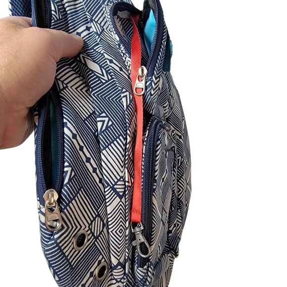 Meru Sling Backpack – Aztec Print Crossbody Bag | Lightweight, Outdoor-Ready - Picture 6 of 8